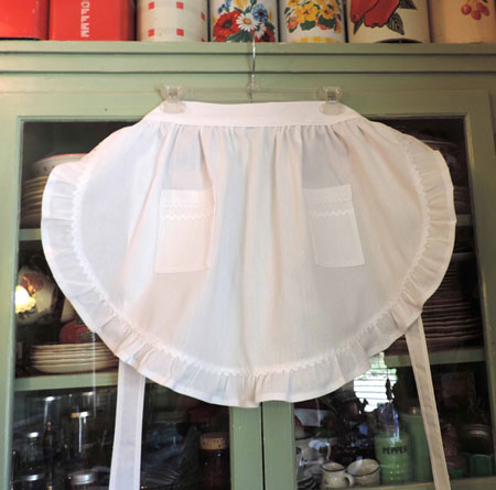 1948 Ruffle White Half Apron