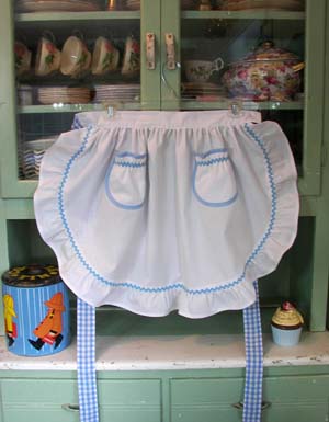 1948 Ruffle White half apron with blue trim