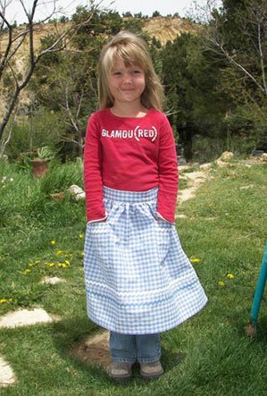 Child half apron